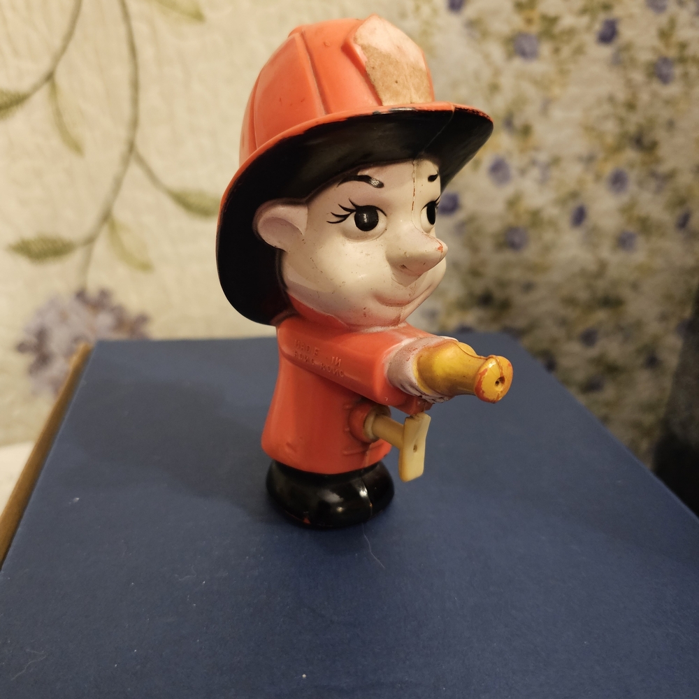 1950s FireMan Squirt Gun